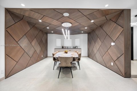 Купить виллу или дом в Халландейл-Бич, Флорида 6 спален, 552.68м2, № 1958318 - фото 7