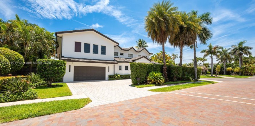 Дом в Халландейл-Бич, Флорида 6 спален, 552.68м2 № 1958318