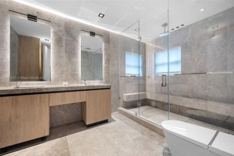 Купить виллу или дом в Халландейл-Бич, Флорида 6 спален, 552.68м2, № 1958318 - фото 29