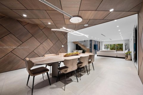 Купить виллу или дом в Халландейл-Бич, Флорида 6 спален, 552.68м2, № 1958318 - фото 9