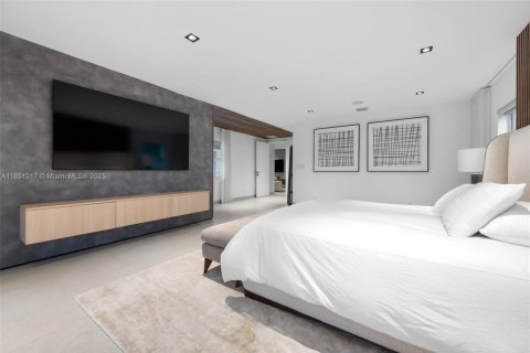 Купить виллу или дом в Халландейл-Бич, Флорида 6 спален, 552.68м2, № 1958318 - фото 23