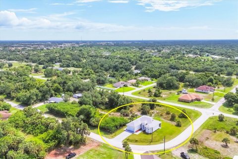 Villa ou maison à vendre à Port Charlotte, Floride: 4 chambres, 182.46 m2 № 1800271 - photo 4