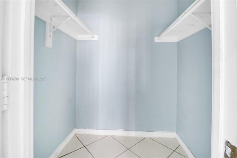 Copropriété à vendre à Miami, Floride: 2 chambres, 80.82 m2 № 1993336 - photo 7