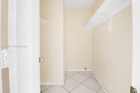 Copropriété à vendre à Miami, Floride: 2 chambres, 80.82 m2 № 1993336 - photo 9