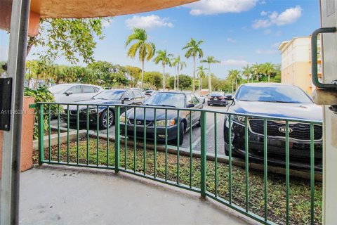 Copropriété à vendre à Miami, Floride: 2 chambres, 80.82 m2 № 1993336 - photo 16