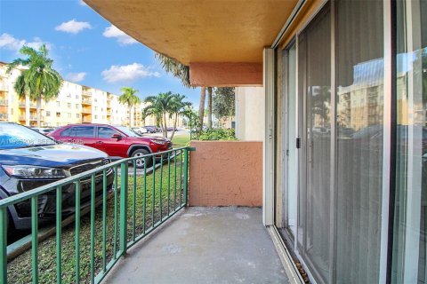 Copropriété à vendre à Miami, Floride: 2 chambres, 80.82 m2 № 1993336 - photo 17