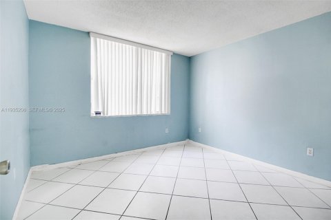 Copropriété à vendre à Miami, Floride: 2 chambres, 80.82 m2 № 1993336 - photo 6