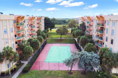 Copropriété à vendre à Miami, Floride: 2 chambres, 80.82 m2 № 1993336 - photo 3