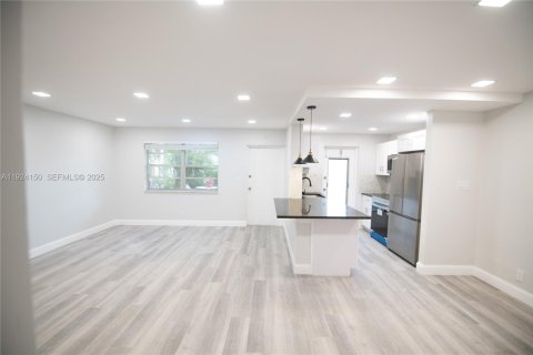 Copropriété à louer à Coral Springs, Floride: 2 chambres, 87.79 m2 № 1982221 - photo 13