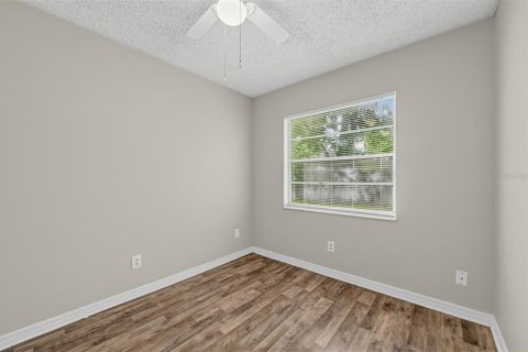 Villa ou maison à vendre à Kissimmee, Floride: 3 chambres, 122.72 m2 № 2400069 - photo 10