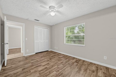 Villa ou maison à vendre à Kissimmee, Floride: 3 chambres, 122.72 m2 № 2400069 - photo 11