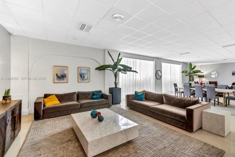 Copropriété à louer à Hallandale Beach, Floride: 2 chambres, 102.19 m2 № 2051494 - photo 12