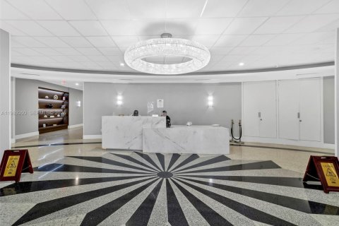 Copropriété à louer à Hallandale Beach, Floride: 2 chambres, 102.19 m2 № 2051494 - photo 16