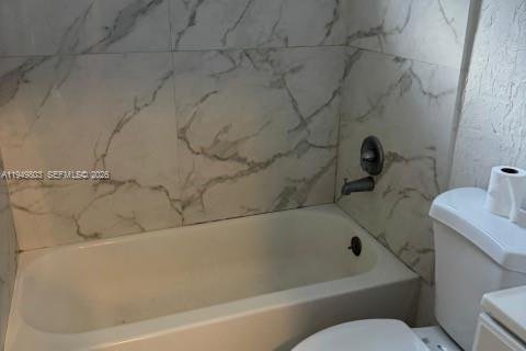 Villa ou maison à louer à Fort Lauderdale, Floride: 3 chambres № 2008929 - photo 5