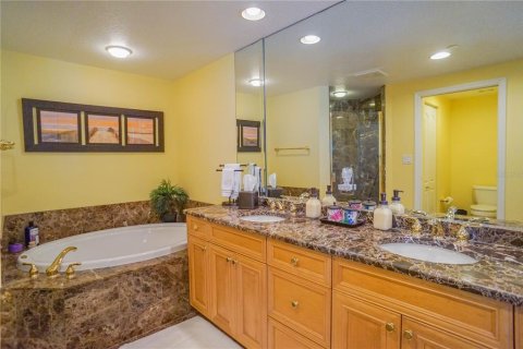 Condo in Clearwater, Florida, 3 bedrooms  № 1529290 - photo 17
