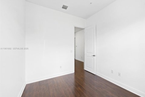 Купить таунхаус в Пемброк-Пайнс, Флорида 3 спальни, 179.49м2, № 2024670 - фото 18