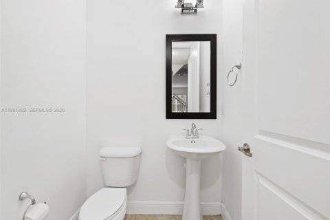 Купить таунхаус в Пемброк-Пайнс, Флорида 3 спальни, 179.49м2, № 2024670 - фото 9