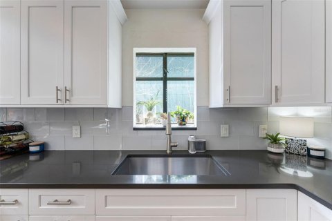 Casa en venta en Sarasota, Florida, 2 dormitorios, 92.9 m2 № 1567506 - foto 9