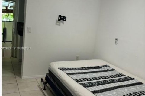 Propiedad comercial en alquiler en Miami, Florida, 1 dormitorio, 108.7 m2 № 2057049 - foto 4