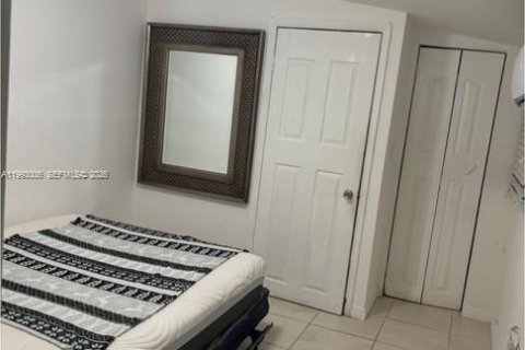 Propiedad comercial en alquiler en Miami, Florida, 1 dormitorio, 108.7 m2 № 2057049 - foto 5