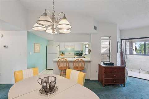Condo in Palm Harbor, Florida, 2 bedrooms  № 1854577 - photo 7