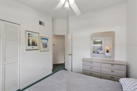 Condo in Palm Harbor, Florida, 2 bedrooms  № 1854577 - photo 10