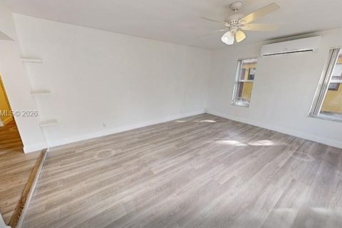 Купить виллу или дом в Форт-Лодердейл, Флорида 2 спальни, 101.26м2, № 2008438 - фото 17