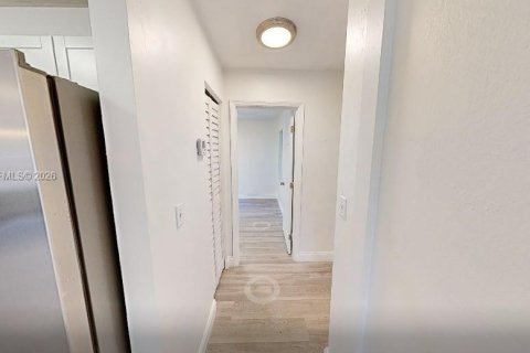 Купить виллу или дом в Форт-Лодердейл, Флорида 2 спальни, 101.26м2, № 2008438 - фото 9