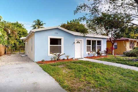 Купить виллу или дом в Форт-Лодердейл, Флорида 2 спальни, 101.26м2, № 2008438 - фото 2