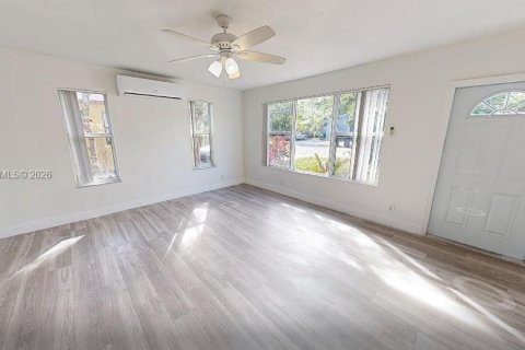 Купить виллу или дом в Форт-Лодердейл, Флорида 2 спальни, 101.26м2, № 2008438 - фото 16