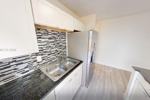 Купить виллу или дом в Форт-Лодердейл, Флорида 2 спальни, 101.26м2, № 2008438 - фото 11