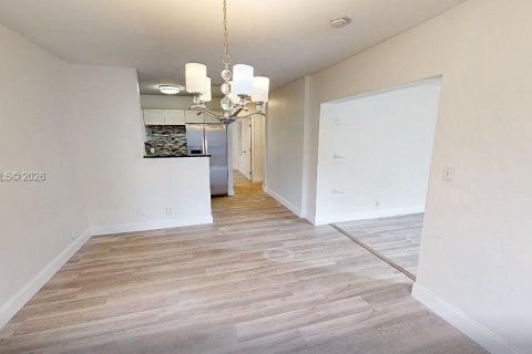 Купить виллу или дом в Форт-Лодердейл, Флорида 2 спальни, 101.26м2, № 2008438 - фото 14