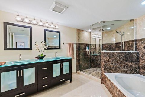 Copropriété à louer à South Palm Beach, Floride: 2 chambres, 186.45 m2 № 2169732 - photo 5