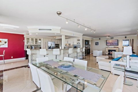 Copropriété à louer à South Palm Beach, Floride: 2 chambres, 186.45 m2 № 2169732 - photo 17
