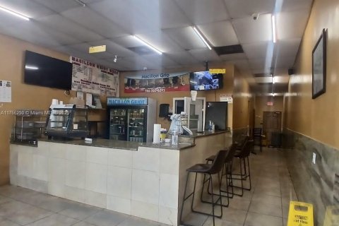 Propiedad comercial en venta en North Miami Beach, Florida № 1959559 - foto 5