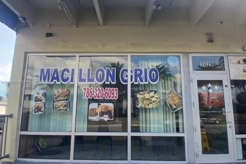 Propiedad comercial en venta en North Miami Beach, Florida № 1959559 - foto 4