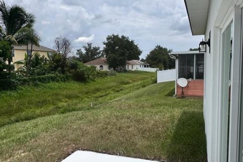 House in Poinciana, Florida 4 bedrooms, 163.97 sq.m. № 1846974 - photo 30