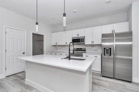 House in Poinciana, Florida 4 bedrooms, 163.97 sq.m. № 1846974 - photo 13