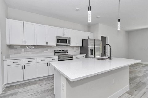 House in Poinciana, Florida 4 bedrooms, 163.97 sq.m. № 1846974 - photo 14
