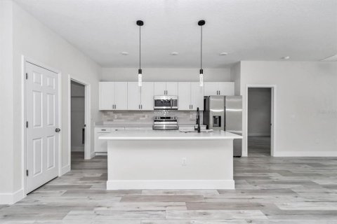 House in Poinciana, Florida 4 bedrooms, 163.97 sq.m. № 1846974 - photo 8