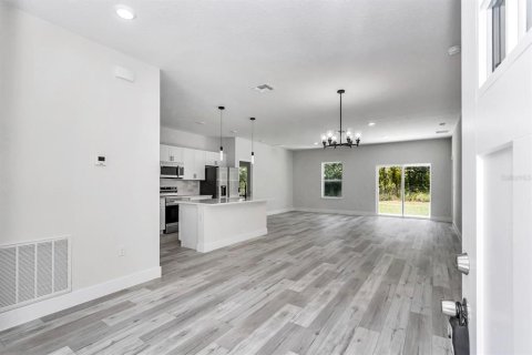 House in Poinciana, Florida 4 bedrooms, 163.97 sq.m. № 1846974 - photo 15