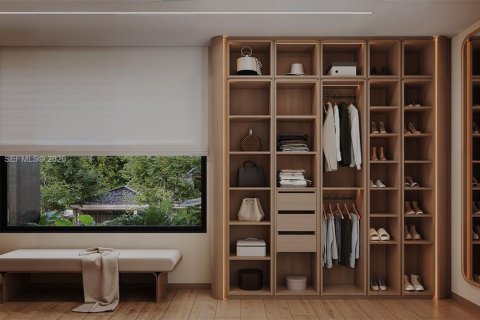 House in Miami Beach, Florida 5 bedrooms, 371.61 sq.m. № 2008580 - photo 19