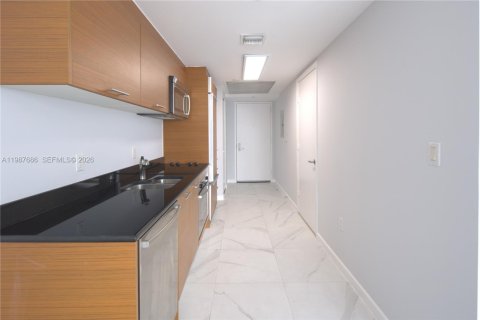Condo in Miami, Florida  № 2053033 - photo 7