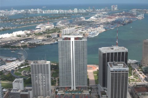 Condo in Miami, Florida  № 2053033 - photo 20