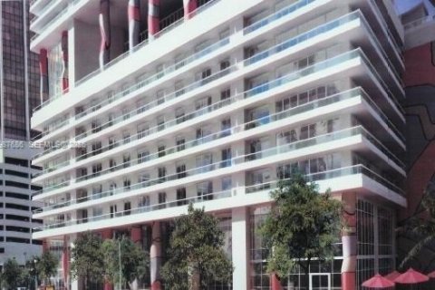 Condo in Miami, Florida  № 2053033 - photo 2