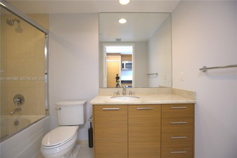 Condo in Miami, Florida  № 2053033 - photo 13