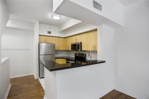 Купить таунхаус в Майами, Флорида 4 комнаты, 79.8м2, № 1979078 - фото 7