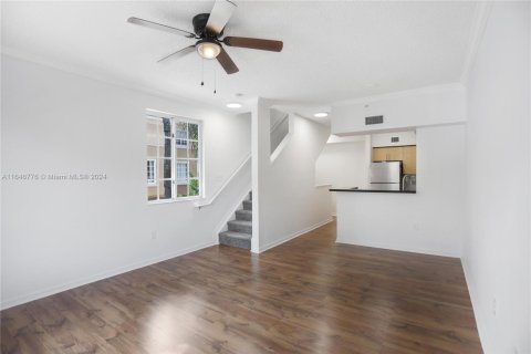 Купить таунхаус в Майами, Флорида 4 комнаты, 79.8м2, № 1979078 - фото 8