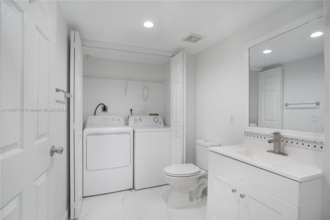 Купить таунхаус в Майами, Флорида 4 комнаты, 79.8м2, № 1979078 - фото 11