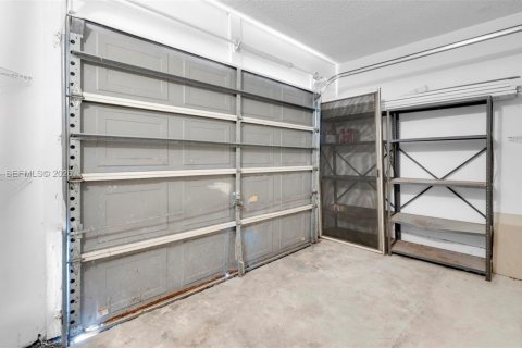 Снять в аренду виллу или дом в Майами, Флорида 3 спальни, 129.78м2, № 2086146 - фото 23